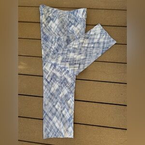 88. Attyre New York Woman's Cropped Capri Stretch Pull On Pants